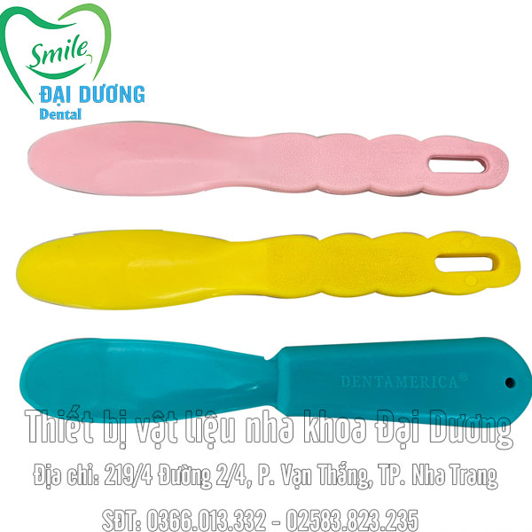 Bay trộn bằng nhựa